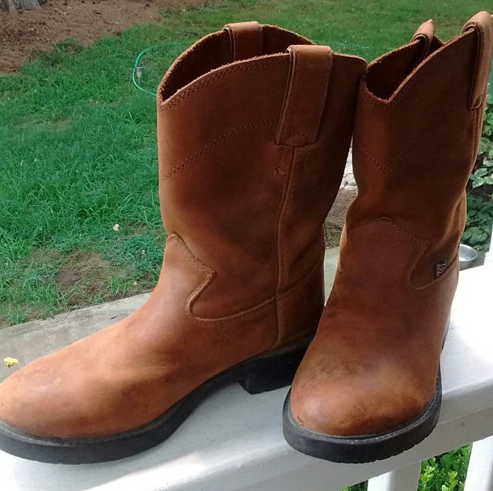 BOYS work boots by Justin